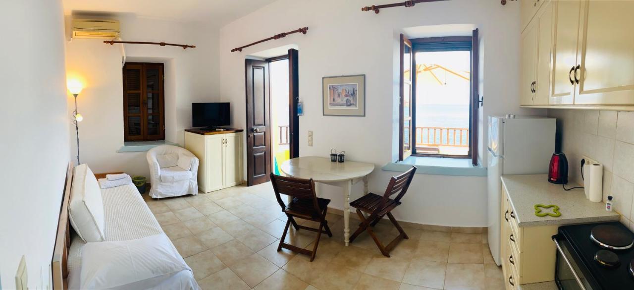 Villa Amalia Chalki Town 외부 사진