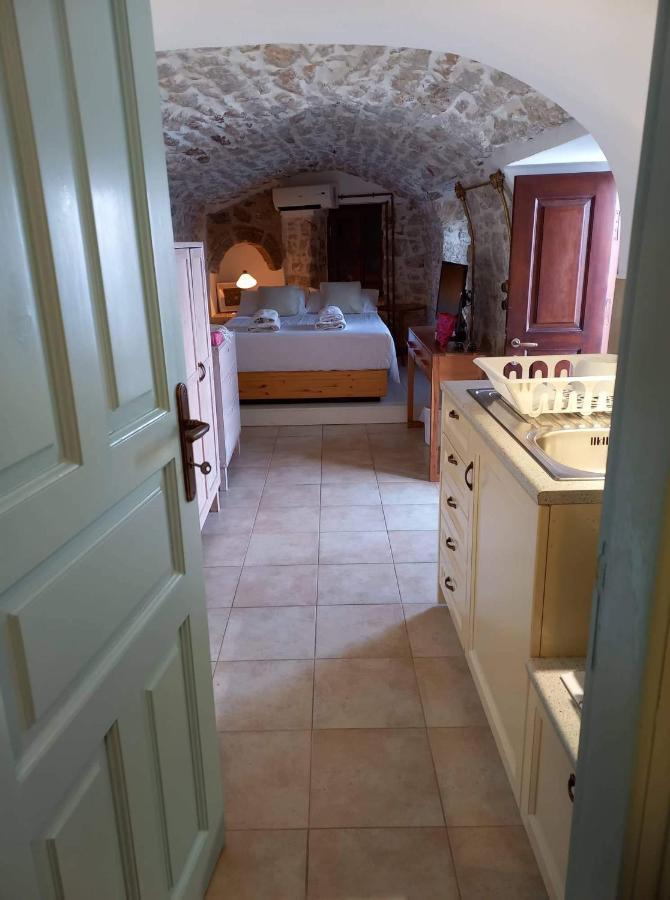 Villa Amalia Chalki Town 외부 사진