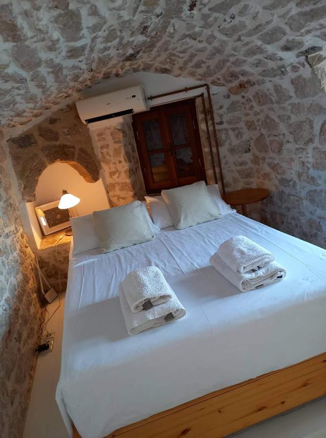 Villa Amalia Chalki Town 외부 사진