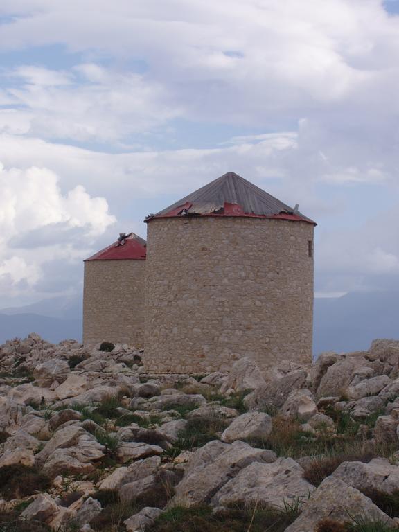 Villa Amalia Chalki Town 외부 사진
