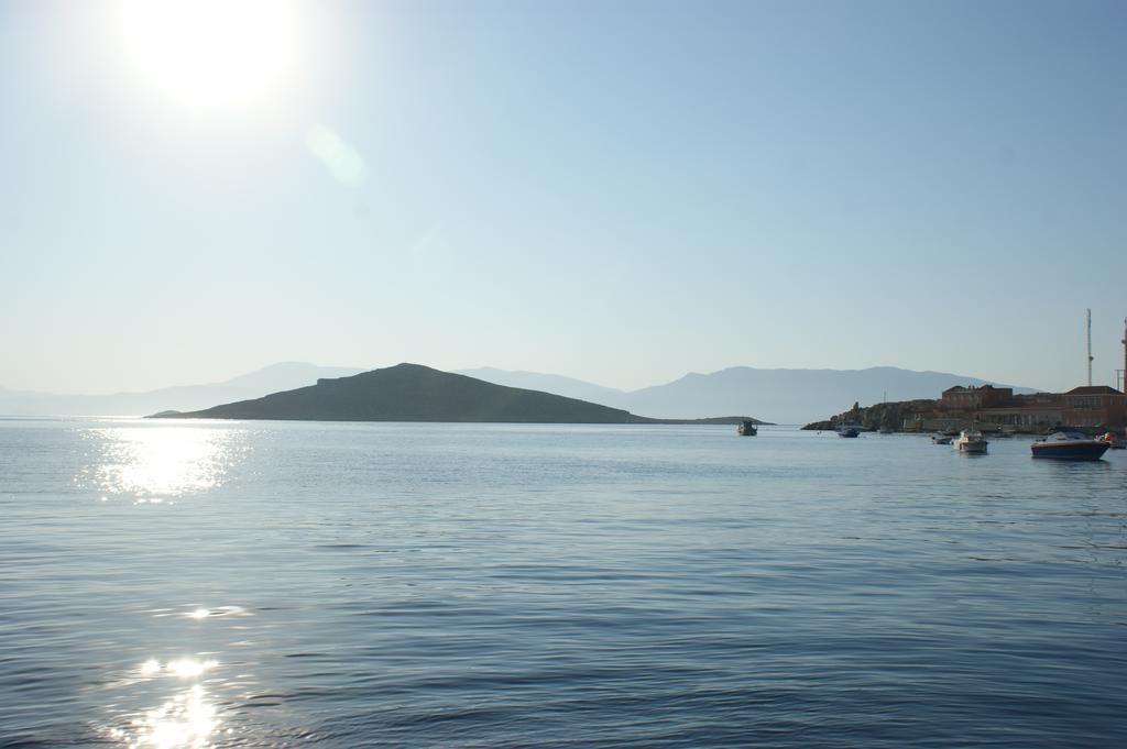 Villa Amalia Chalki Town 외부 사진
