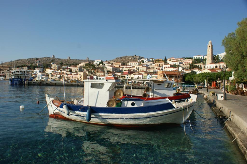 Villa Amalia Chalki Town 외부 사진
