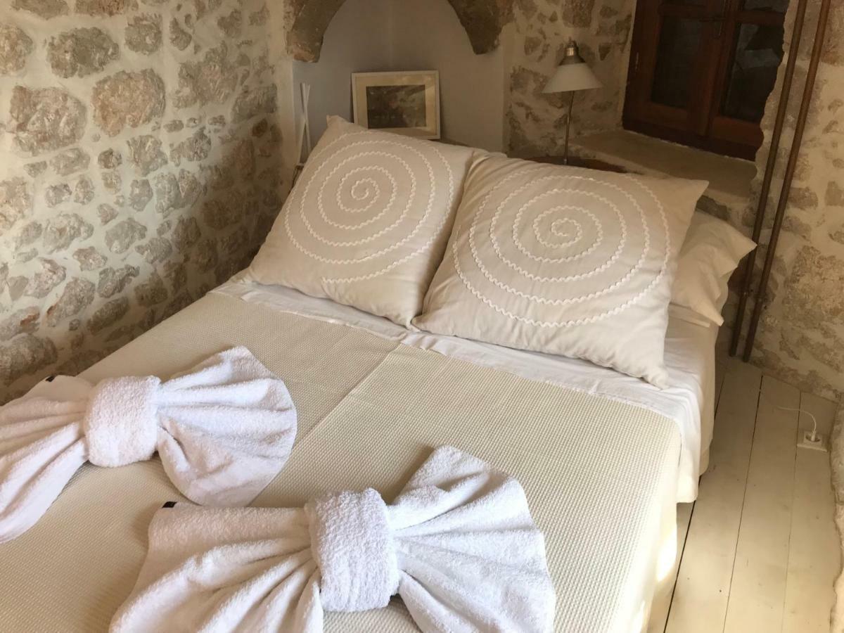 Villa Amalia Chalki Town 외부 사진