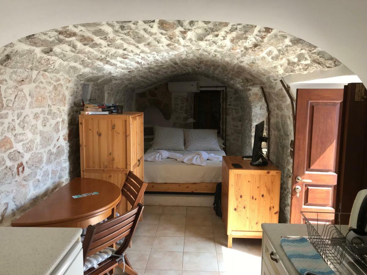 Villa Amalia Chalki Town 외부 사진